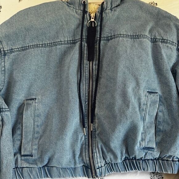 Ashley-Vintage-Charm Jean Jacket, faux lined, bomber length, with‎ hood size M - Picture 2 of 12